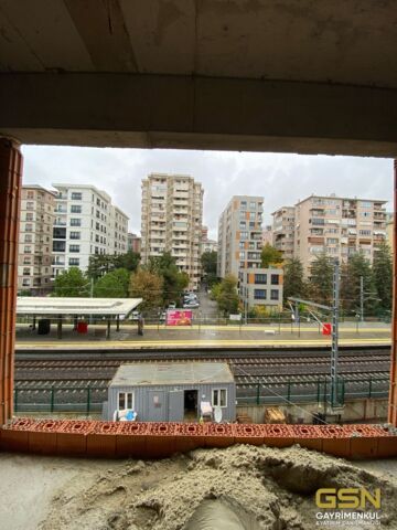 19- FENERYOLU MARMARAY İSTASYONDA DAİRELER